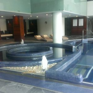 N7-03 · Legionela en spas, hidromasaje y duchas: operaciones menores